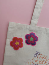 Load image into Gallery viewer, embroidered flower patch