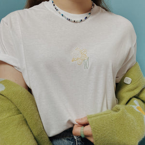 embroidered white daffodil t-shirt